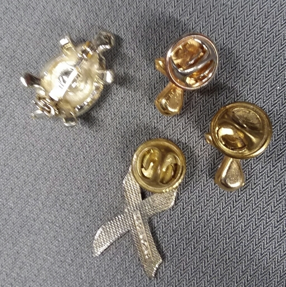 ๐3/$12 item. Super Cute Small Pins Bundle! - Picture 5 of 5